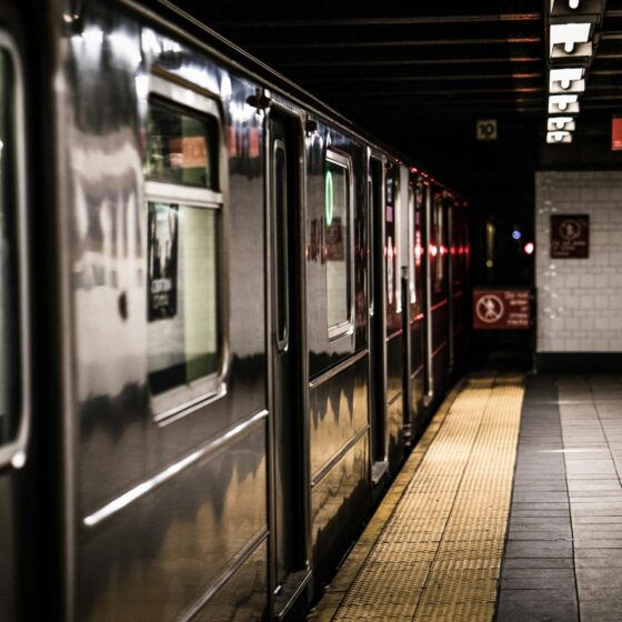 Stazione metropolitana fermata