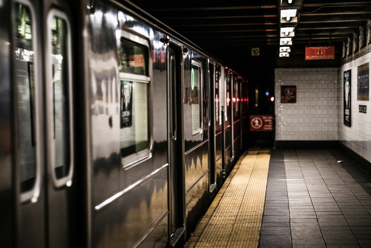 Stazione metropolitana fermata