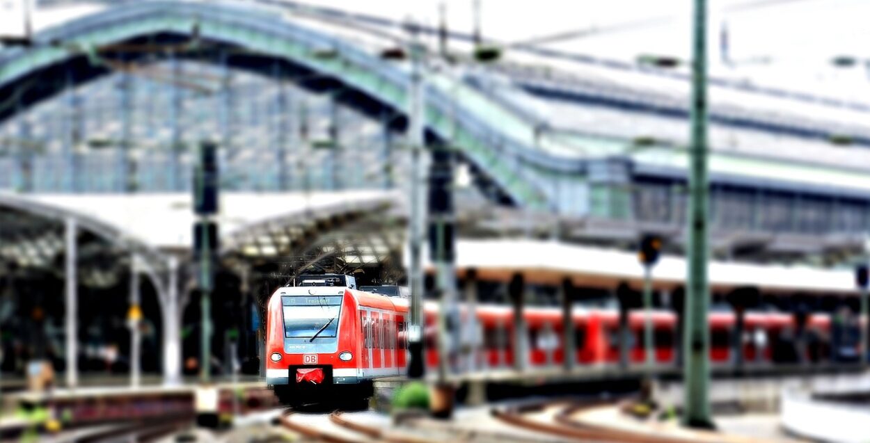 Stazione ferroviaria treni sciopero linee